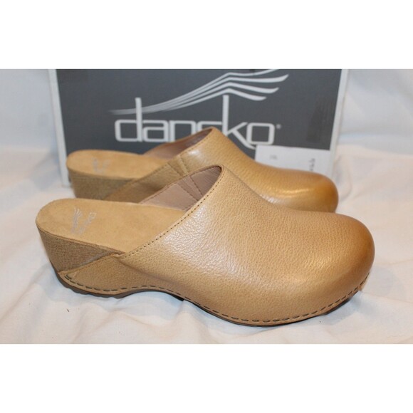 DANSKO WOMEN'S TALLULAH LEATHER MILLED BURNISHED TAN WOOD HEEL CLOGS NIB EU 38 - Picture 3 of 6